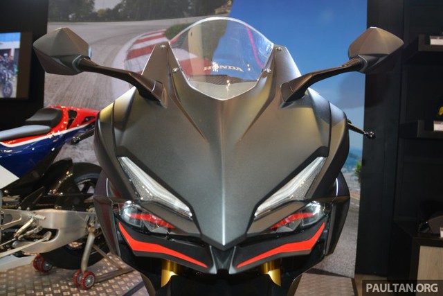 
Honda CBR250RR tạm thời không có phiên bản màu Repsol.
