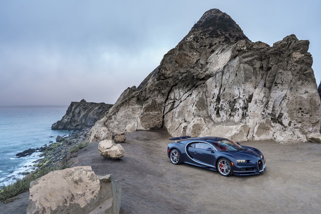 
Tuy Bugatti Chiron đã không còn xa lạ với khách hàng trên toàn cầu nhưng chiếc trong sự kiện Quail vẫn khiến người ta phải ngoái nhìn.
