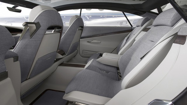 Trái tim của Cadillac Escala là khối động cơ V8, tăng áp kép, dung tích 4,2 lít. Hiện Cadillac chưa công bố thông số vận hành của động cơ này. Chỉ biết, động cơ có công nghệ ngắt xy-lanh để tiết kiệm nhiên liệu. Đây là công nghệ hứa hẹn sẽ được áp dụng cho dòng xe Cadillac tương lai.