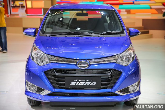 Vào hồi đầu tháng 8 vừa qua, hãng Toyota đã chính thức trình làng mẫu MPV giá rẻ Calya hoàn toàn mới. Trong sự kiện đó, nhãn hiệu con Daihatsu của Toyota cũng giới thiệu anh em song sinh của Calya mang tên Sigra. Đến nay, trong triển lãm Ô tô quốc tế Gaikindo Indonesia (GIIAS) 2016, hãng Daihatsu tiếp tục mang Sigra đến trưng bày.