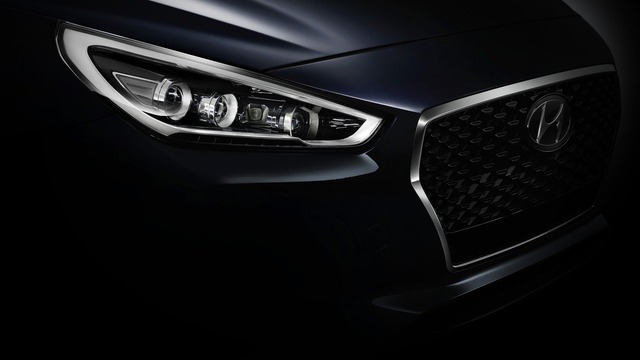 Cụm đèn pha và lưới tản nhiệt của Hyundai i30 thế hệ mới