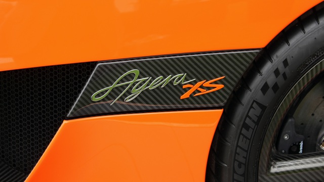 
Trái tim của Koenigsegg Agera RS là khối động cơ V8, tăng áp kép, dung tích 5.0 lít, sản sinh công suất tối đa 1.160 mã lực và mô-men xoắn cực đại 1.280 Nm tại vòng tua máy 4.100 vòng/phút. Đây cũng chính là loại động cơ mà Koenigsegg đã từng sử dụng cho mẫu megacar đầu tiên trên thế giới, One:1. Tuy nhiên, khi ở trên Koenigsegg One:1, động cơ này tạo ra công suất tối đa 1.341 mã lực.
