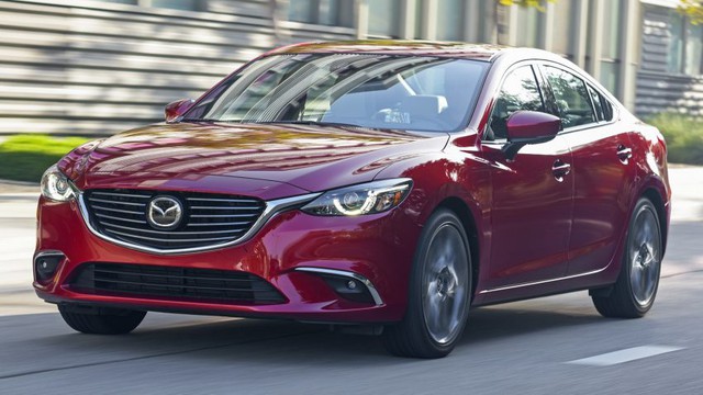 
Phiên bản nâng cấp của Mazda6 đã được tung ra tại thị trường Mỹ cách đây gần 2 năm. Để mẫu sedan cỡ trung của mình không mất đi sức hấp dẫn, hãng Mazda đã quyết định tung ra phiên bản 2017 của Mazda6 với những nâng cấp đáng kể. 
