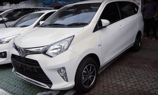 
Mẫu xe đa dụng giá rẻ Toyota Calya hoàn toàn mới sẽ chính thức trình làng trong tuần này tại triển lãm ô tô quốc tế Gaikindo Indonesia 2016. Tuy nhiên, một số đại lý Toyota tại Indonesia đã bắt đầu trưng bày những chiếc Calya mới.
