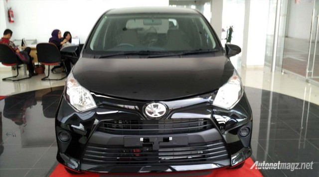 
Tại thị trường Indonesia, Toyota Calya được định vị thấp hơn đàn anh Avanza vốn là mẫu xe bán chạy nhất ở quốc đảo này.
