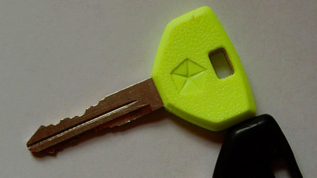 
Chìa khóa phản quang của Chrysler.
