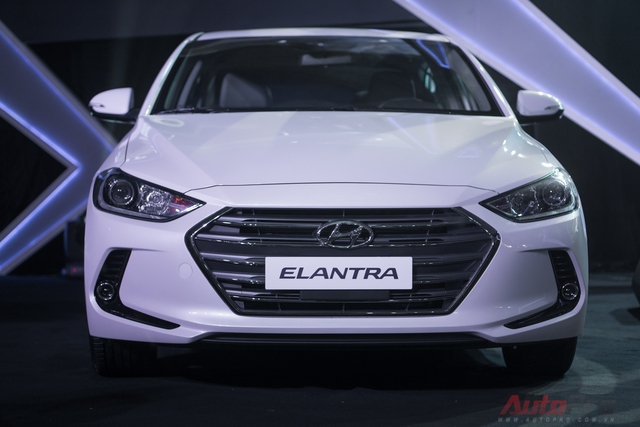 
Ngay tháng đầu tiên, Hyundai Elantra 2016 đã nhận được 1.000 đơn đặt hàng - gấp đôi lượng bán dự kiến hàng tháng của Hyundai Thành Công.

