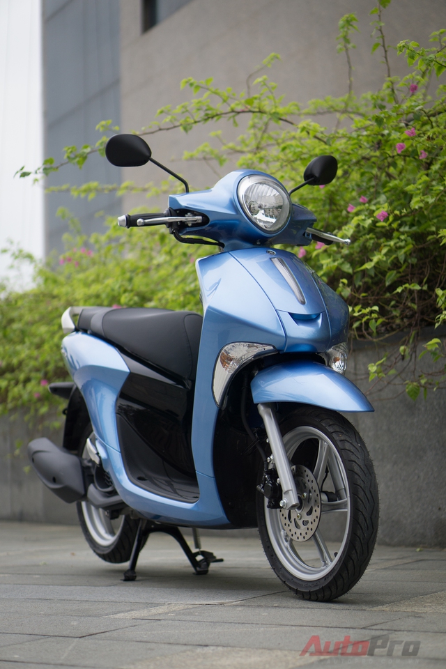 
Yamaha Janus được trang bị động cơ Blue Core, 4 thì, SOHC, dung tích 125 phân khối, công nghệ phun xăng điện tử kết hợp cùng với hệ thống truyền động CVT giúp xe đạt công suất tối đa 9,5 mã lực tại vòng tua máy 8.000 vòng/phút, mô-men xoắn cực đại 9,6 Nm tại 5.500 vòng/phút. Xe hiện được bán với giá 27,49 triệu Đồng.
