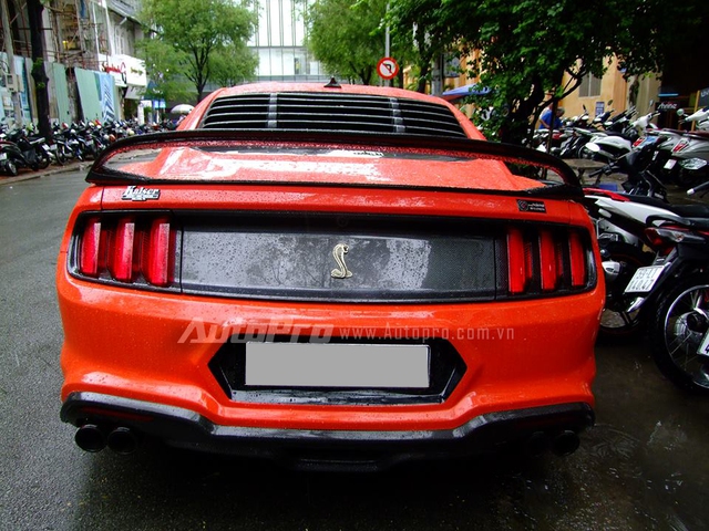 Chiếc Mustang 2015 độ nửa tỷ Đồng của tay chơi Sài thành.