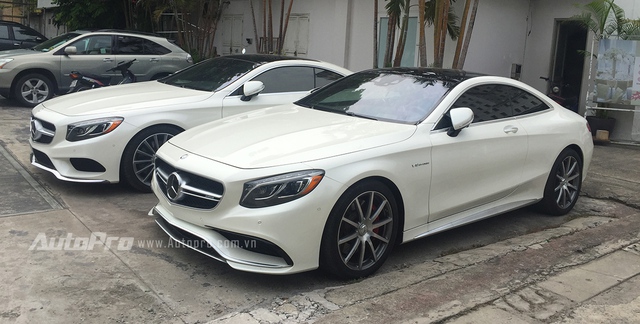 Cặp đôi Mercedes-Benz S550 4Matic Coupe và S63 AMG Coupe này thuộc cùng một chủ.