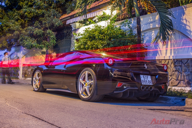 
Theo số liệu chính thức của Ferrari thì chiếc xe 458 này có thời gian tăng tốc từ 0-100km/h dưới 3.4 giây và có tốc độ tối đa là 325 km/h.
