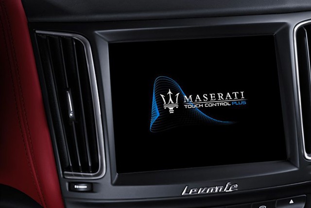 
Maserati Levante có hệ thống thông tin giải trí với màn hình cảm ứng 8,4 inch, dàn âm thanh 8 loa và điều hòa không khí tự động 2 vùng.
