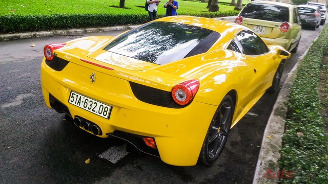 
Tại Việt Nam, Ferrari 458 Italia được cho là có giá bán khoảng 15 tỷ Đồng.
