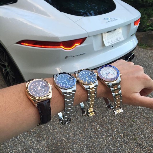 Thật khó mà lựa chọn giữa bốn chiếc đồng hồ Rolex để đồng hành cùng chiếc siêu xe Jaguar F- Type. Đúng với tên gọi “Báo gấm”, F –Type trang bị hệ dẫn động 4 bánh toàn thời gian và động cơ V8, siêu nạp, dung tích 5.0 lít, sản sinh công suất tối đa 550 mã lực.