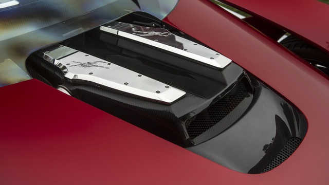 
Nhà thiết kế Ken Okuyama không hé lộ nguồn gốc động cơ, tuy nhiên, nhiều khả năng, Kode57 sẽ được trang bị động cơ giống với chiếc Ferrari 599 GTB là V12, dung tích 6.0 lít, sản sinh công suất tối đa 611 mã lực và mô-men xoắn cực đại 607 Nm.
