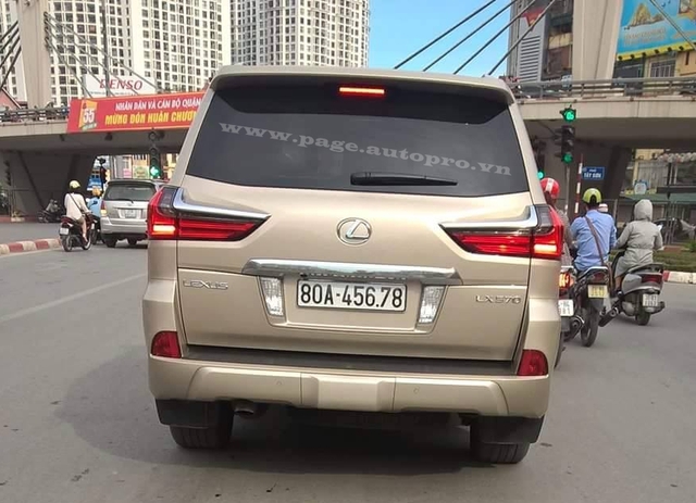 Thêm một chiếc Lexus LX570 2016 biển sảnh đẹp mắt.