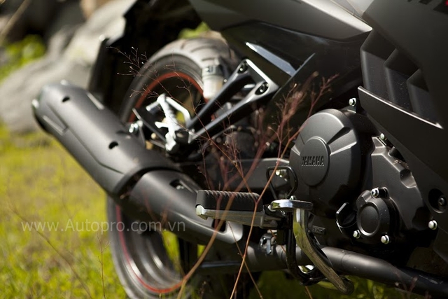 
Phiên bản Matte Black vẫn được trang bị khối động cơ 150 phân khối, 4 thì, xy-lanh đơn SOHC, làm mát bằng dung dịch và ứng dụng công nghệ phun xăng điện tử độc quyền của Yamaha.
