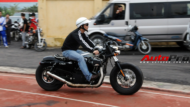 HarleyBobber19_8d24d.jpg