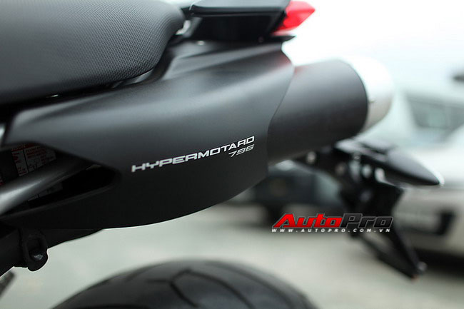 DucatiHypermotard796-10_46cbd.jpg