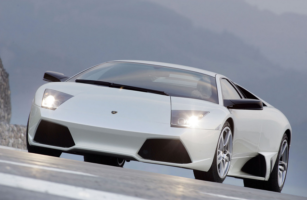 Nhìn lại những mẫu siêu xe đã làm nên nhãn hiệu Lamborghini 12
