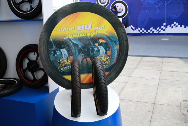 Exciter ba miền tụ hội, Yamaha Việt Nam tặng lốp cỡ lớn cho Nouvo 3