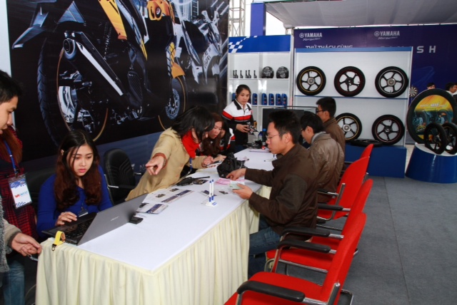 Exciter ba miền tụ hội, Yamaha Việt Nam tặng lốp cỡ lớn cho Nouvo 7