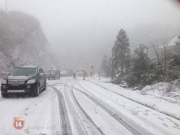 Tuyết rơi dày ở Sapa khiến giao thông đi lại khó khăn 10