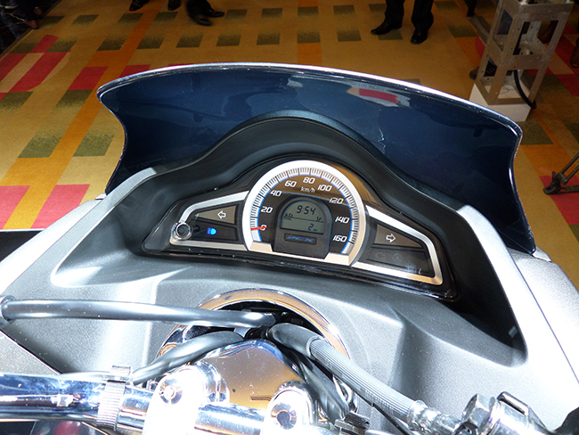 Honda bất ngờ ra mắt PCX 125 phiên bản cao cấp: Thiết kế mới, full LED 17