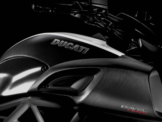 Ducati Diavel 2015 ra mắt với nhiều nâng cấp mới 10
