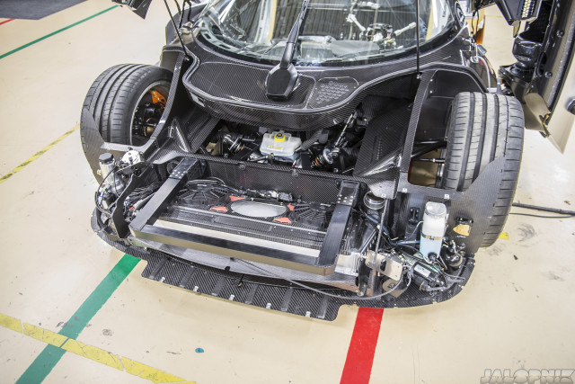 Cận cảnh quá trình hoàn thiện siêu xe Koenigsegg One:1 1