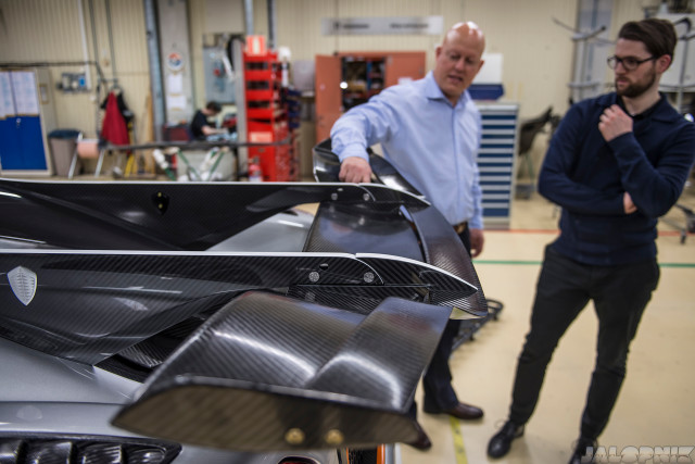 Cận cảnh quá trình hoàn thiện siêu xe Koenigsegg One:1 36