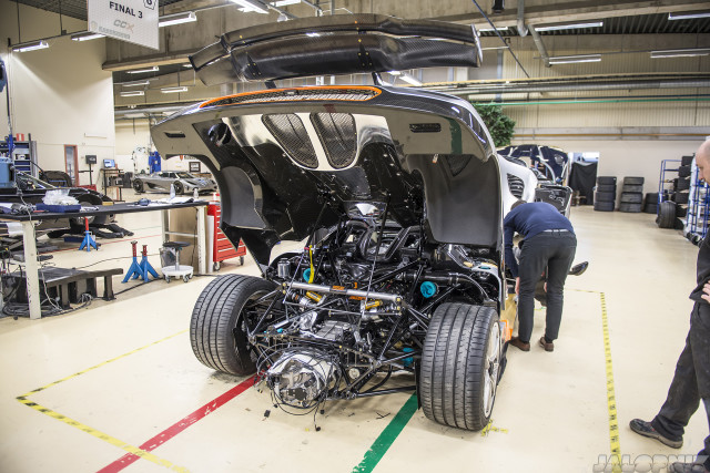 Cận cảnh quá trình hoàn thiện siêu xe Koenigsegg One:1 5