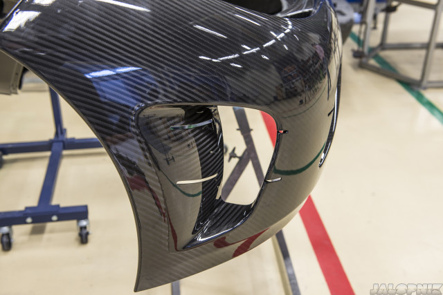 Cận cảnh quá trình hoàn thiện siêu xe Koenigsegg One:1 8
