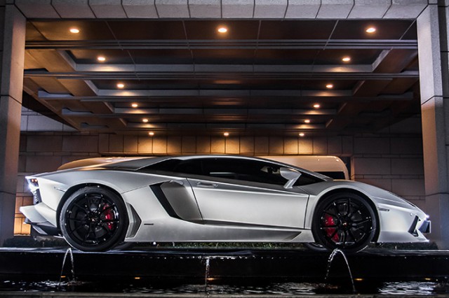 Lamborghini giới thiệu Aventador phiên bản Thành Long 1