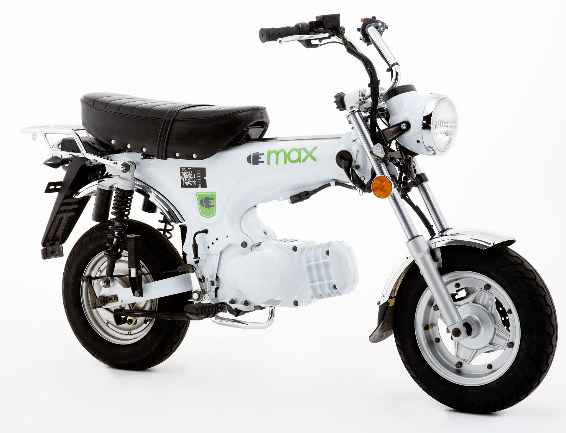 Xe máy dáng lạ Honda Dax ST125 về Việt Nam giá cả trăm triệu đồng