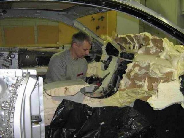 Cận cảnh quá trình biến xe "đồng nát" thành "siêu" xe 22 Cận cảnh quá trình biến xe "đồng nát" thành "siêu" xe 22