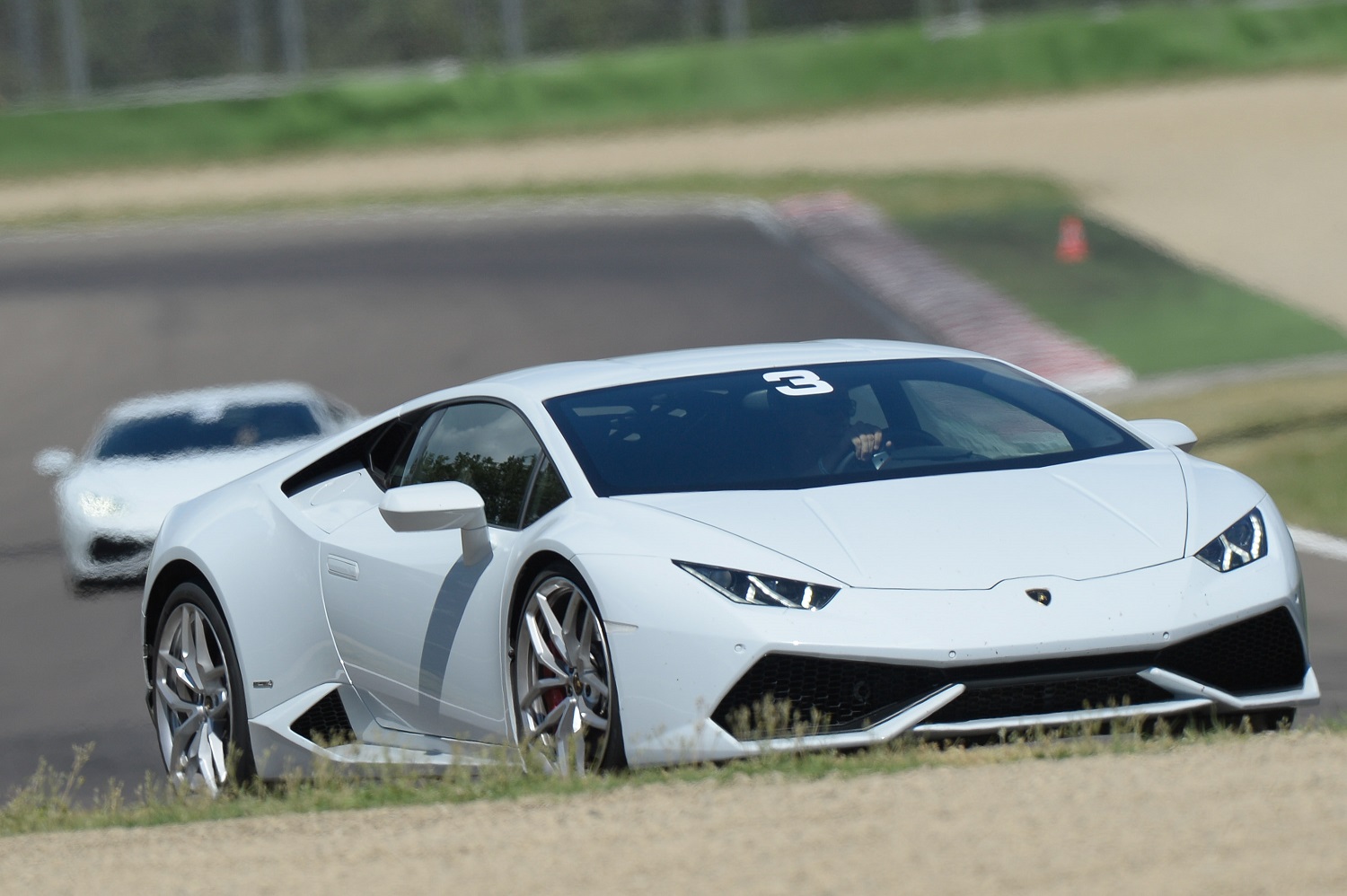 Huracan được chọn sử dụng cho khóa học đua xe của Lamborghini 1