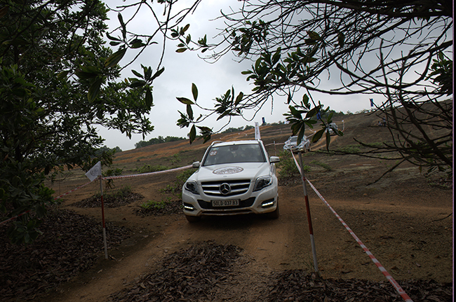 Mercedes-Benz chứng minh sức mạnh off-road của SUV hạng sang 17