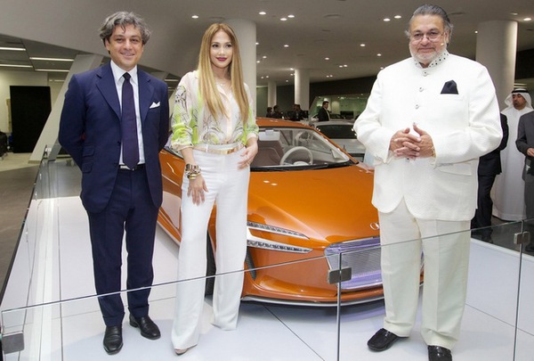 Jennifer Lopez cắt băng khánh thành showroom lớn nhất thế giới của Audi 1