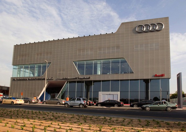 Jennifer Lopez cắt băng khánh thành showroom lớn nhất thế giới của Audi 4