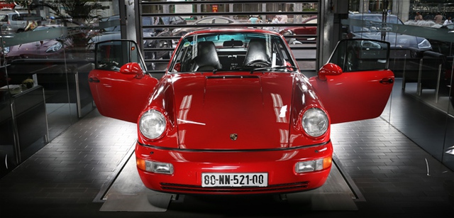 Chiếc xe Porsche 911 Carrera4 đời 1989 của ông Matti.