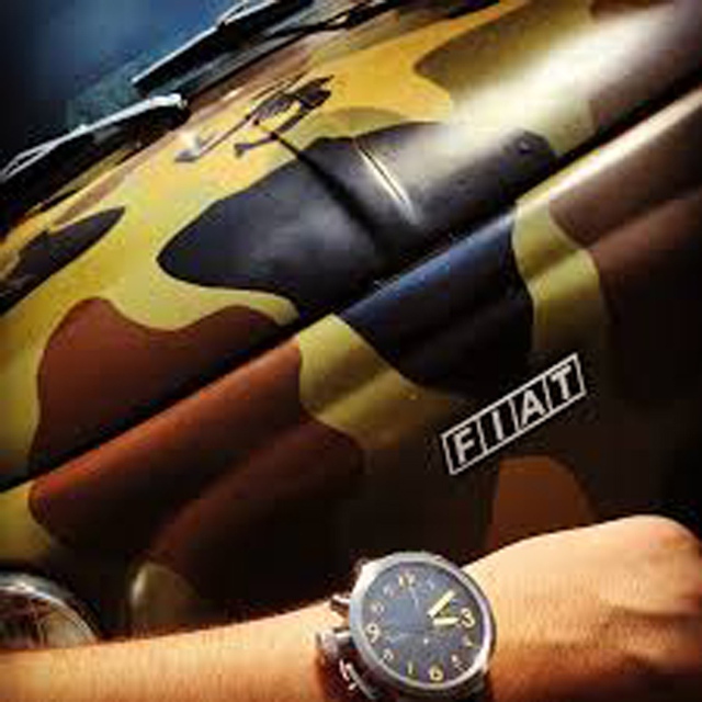 Lấy cảm hứng từ những chiếc đồng hồ dã chiến thiết kế cho sĩ quan thuỷ quân của Ý, chiếc UBoat Flightdeck 45 CAS khoe vẻ đẹp rắn rỏi bên chiếc xe Fiat hầm hố. Trung bình mỗi thiết kế của U-Boat có giá từ 60 đến 80 triệu đồng.