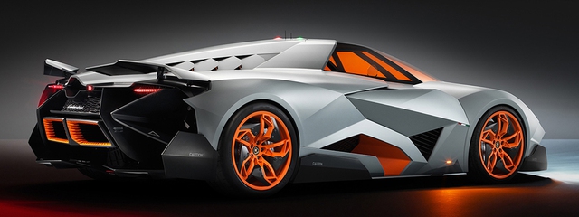 Nhà sáng lập Ferruccio Lamborghini từng nói, “Tôi sẽ đặt động cơ ở sau. Tôi không muốn chở ai cả. Tôi muốn động cơ là cho riêng tôi”. Và đây là siêu xe hiện thực hóa mong muốn của ông, mẫu concept Lamborghini Egoista chỉ có một chỗ ngồi.