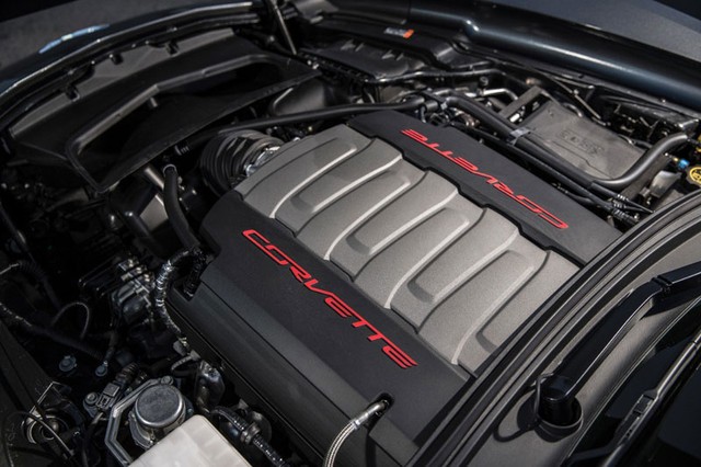 Động cơ V8, OHV, dung tích 6,2 lít của Chevrolet Corvette Stingray