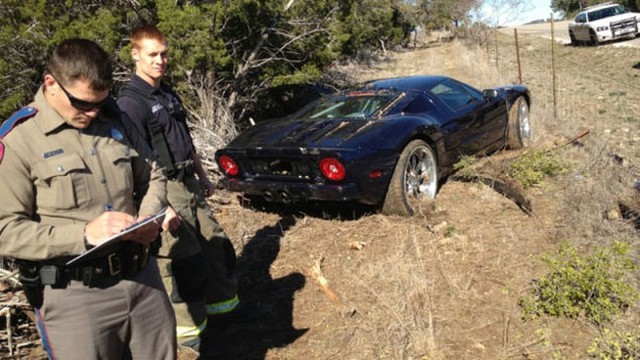 Chiếc Ford GT của Jesse James trong vụ tai nạn.