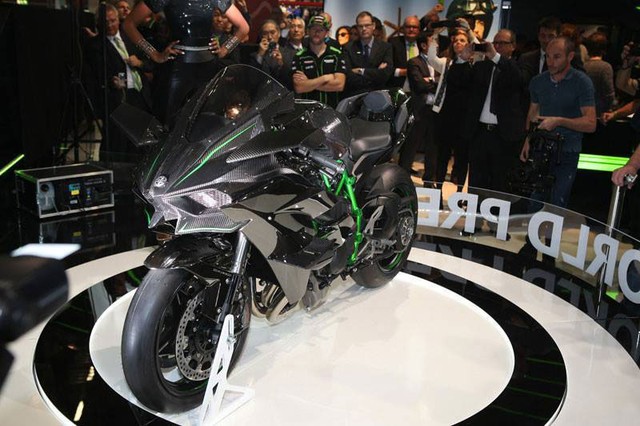Kawasaki Ninja H2R tại triển lãm Intermot 2014.