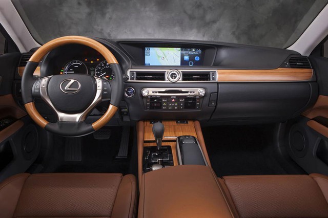 Nội thất sang trọng của Lexus GS 450h 2015.