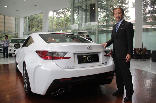 Lexus RC F tại Indonesia.