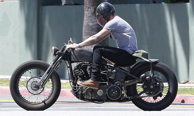 David Beckham thường xuyên chọn chiếc xế độ Super Vintage 93 Knuckle làm bạn đồng hành trên phố.