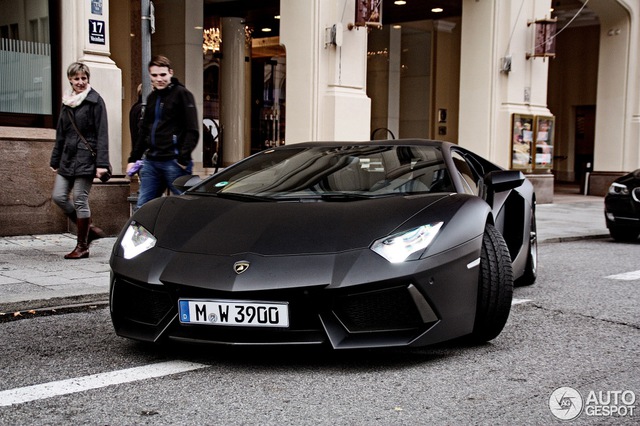 Lamborghini Aventador LP700-4